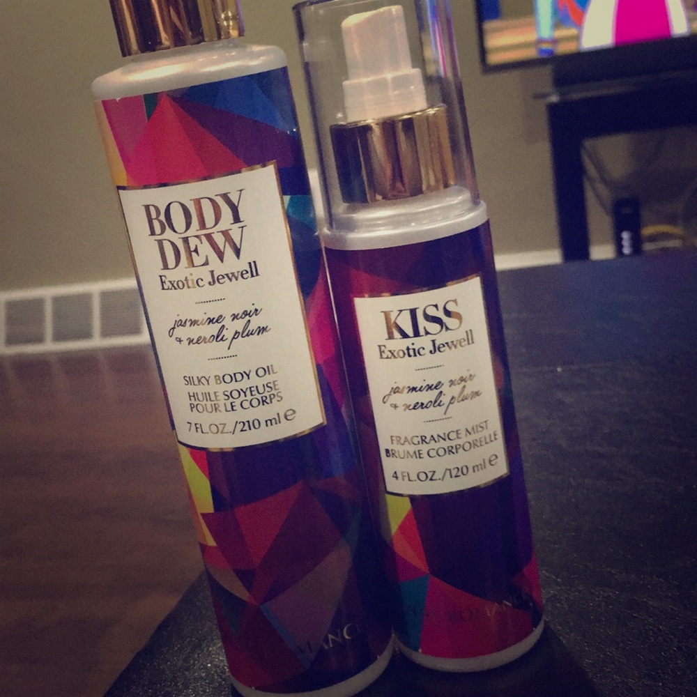 Kiss and body dew